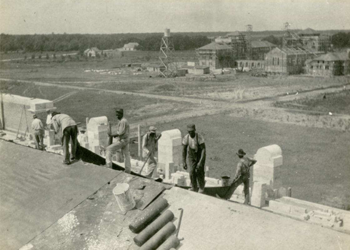 Unidentified construction workers at work on the Rice Institute Residence Halls and Commons, c. 1912. Rice University Photograph Files, 1910-2015, UA 363. Courtesy Woodson Research Center, Rice University.